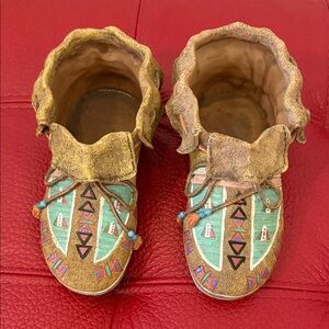 Vtg Southwestern Clay Moccasin Figurines Painted Shoes Ornaments